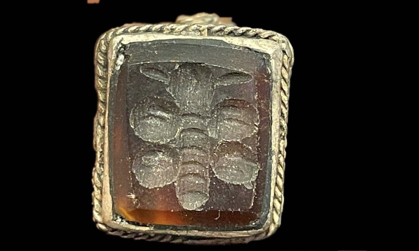 Antique Gold-Gilt Near Eastern Brown Agate Carved Bee Ring
